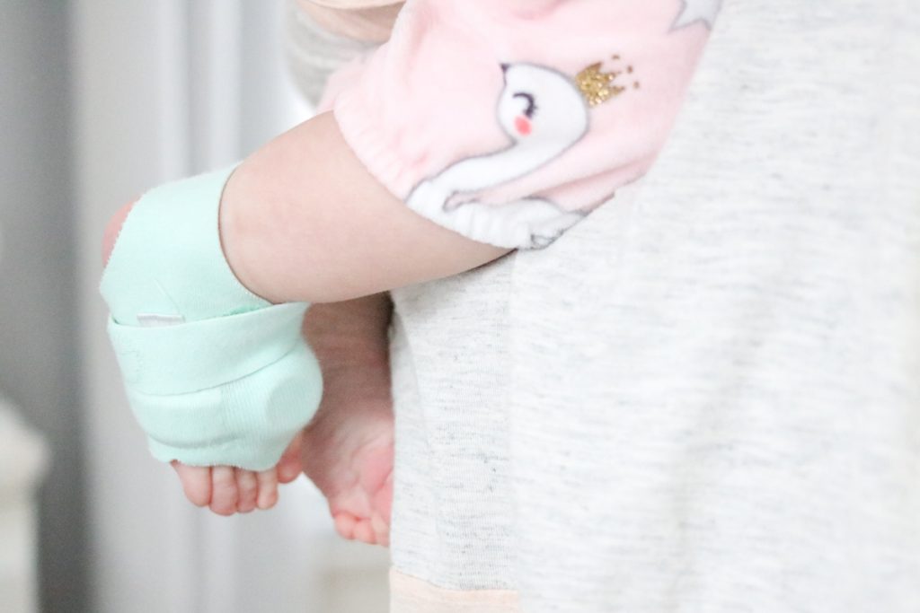 The Owlet Smart Sock helps us all sleep through the night and reassures us that our baby is save while she sleeps | infant care | safe sleep for babies | Crazy Together blog