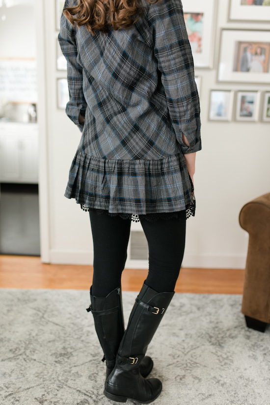 Love leggings, but also love great style? Check out my legging-friendly Stitch Fix box review | Cece Ruffle Hem Tunic | Stitch Fix clothes | Stitch Fix review | Crazy Together blog
