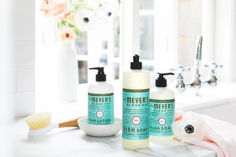 Healthy, safe, sustainable household products from Grove Collaborative | Free Mrs. Meyer's Soap from Grove Collaborative | Crazy Together blog