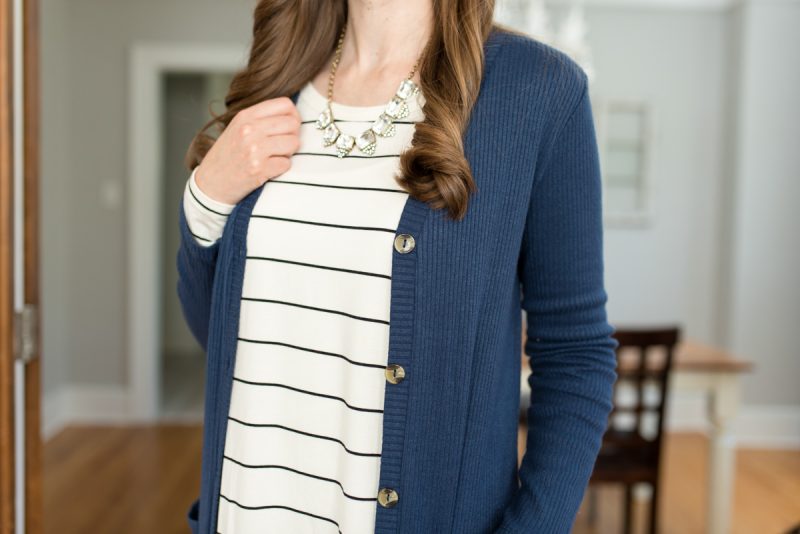 Receive 2-3 complete outfits hand-picked for you from Trendsend by Evereve: personal style delivered to your door with Billie Long Sleeve Tunic Tee from Peyton Jensen and a navy blue duster Kara Cardigan from Allison Joy| A comparison of Stitch Fix vs. Trendsend | clothing style services | clothing subscription boxes | personal styling | Crazy Together blog #stitchfix #trendsend #personalstylist