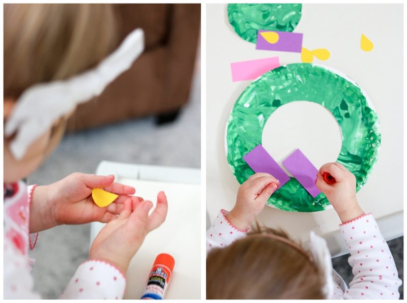 Paper Plate Advent Wreath Craft for Kids | decorate a painted paper plate and add paper candles and flames for each week of Advent | easy craft for kids and toddlers | Christmas crafts for kids | toddler Christmas craft | Crazy Together blog #christmascrafts #christmas #craftsforkids #adventcraft #advent
