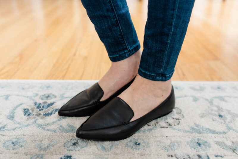 Postpartum Trunk Club Review featuring Steve Madden Feather Loafer Flats | Trunk Club clothes | personal styling service | #trunkclub | #winterclothes | #postpartum | #nursing | Crazy Together blog