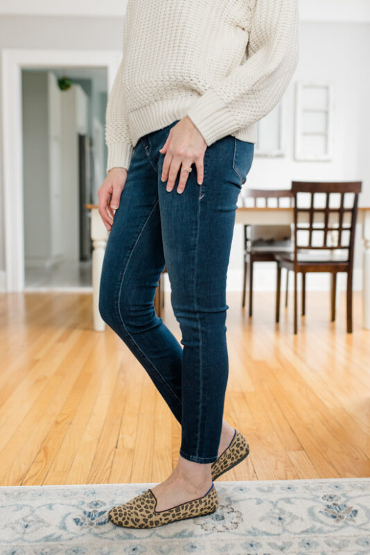 Postpartum Trunk Club Review featuring Good American Good Legs Ankle Skinny Jeans | Trunk Club clothes | personal styling service | #trunkclub | #winterclothes | #postpartum | #nursing | Crazy Together blog