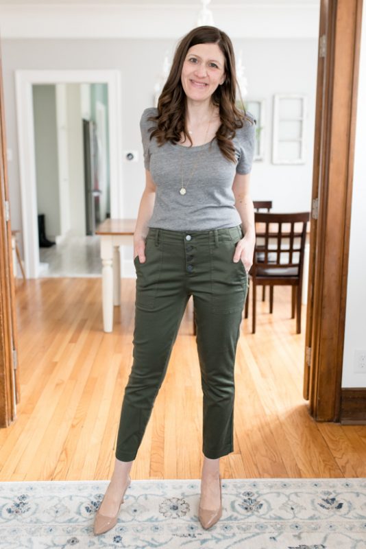 My Trendsend Shipment that Came Before the Quarantine | Trendsend by Evereve personal styling service | Puff Sleeve Tee from Chaser and Aiden Trouser pants with Exposed Buttons from Level 99 | #trendsend #stitchfix #stylebox | #stylereview | Crazy Together blog